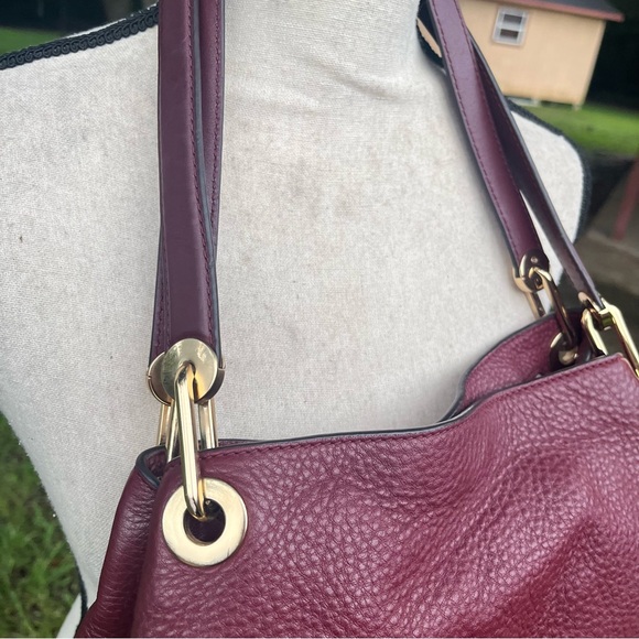 MICHAEL KORS AUTHENTIC GENUINE PEBBLED LEATHER DEEP PURPLE GOLD TONE TONE TRIM - Picture 3 of 16